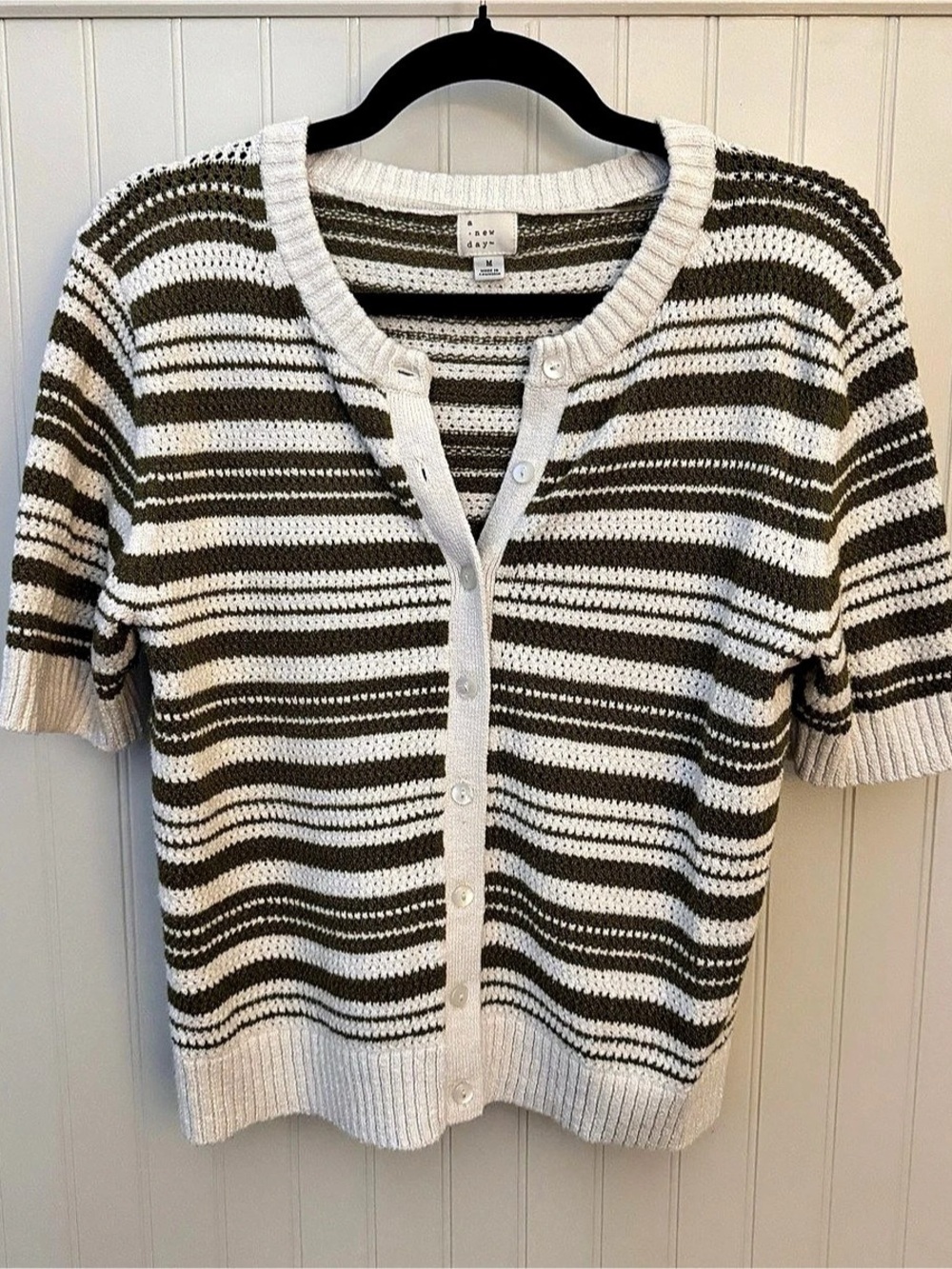 Striped Short Sleeve Cardigan in Green & White Size Medium